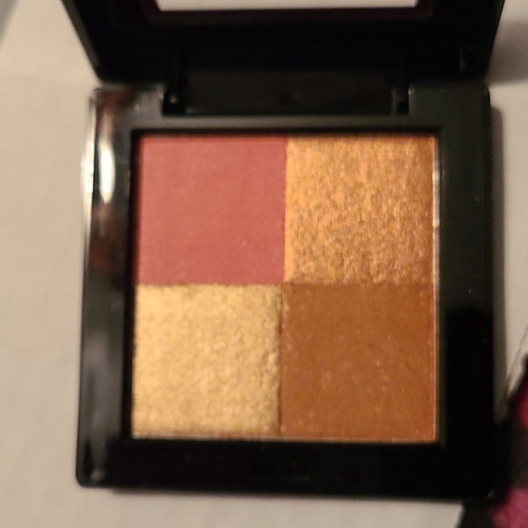 HIKARI SHIMMER BRONZER HIGHLIGHTER shade radiate - Picture 3 of 4